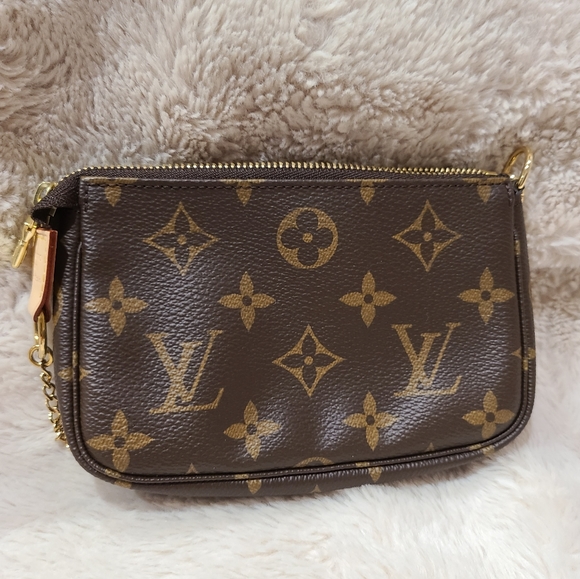 Sold - Picture 1 of 5